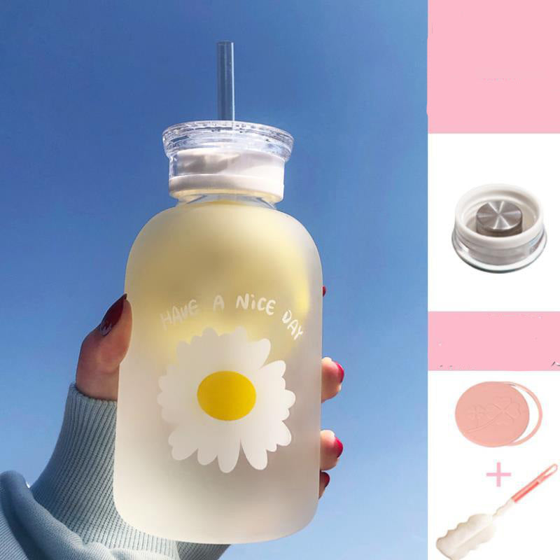 Glass Water Bottle with Straw Creative Daisy Frosted Transparent Cup Leakproof Portable Drinking Bottle with a Sealing Cap Lid